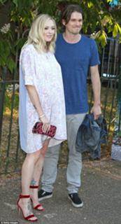 Fearne Cotton feet photo thumbnail