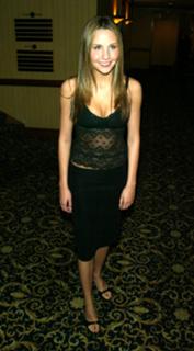 Amanda Bynes feet photo thumbnail