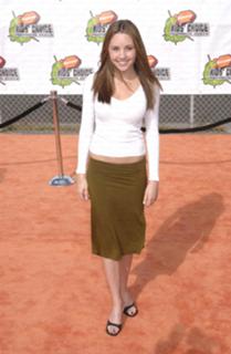 Amanda Bynes feet photo thumbnail