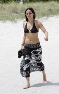 Michelle Rodriguez feet photo thumbnail