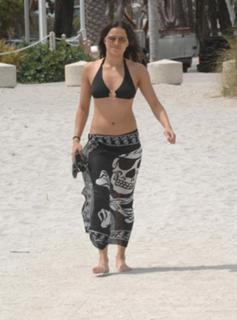 Michelle Rodriguez feet photo thumbnail