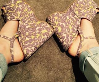 Lily Collins feet photo thumbnail