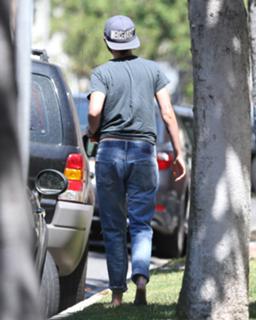 Kristen Stewart feet photo thumbnail