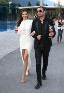 Miranda Kerr feet photo thumbnail