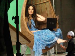Kareena Kapoor feet photo thumbnail