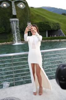 Miranda Kerr feet photo thumbnail