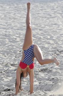 Claudia Romani feet photo thumbnail
