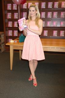 Holly Madison feet photo thumbnail