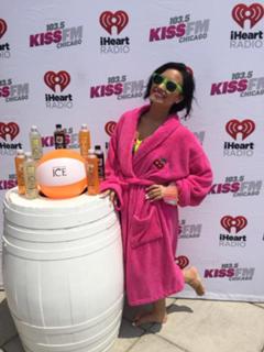 Demi Lovato feet photo thumbnail