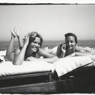 Mandy Moore feet photo thumbnail