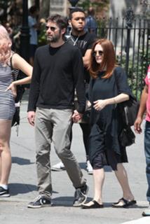Julianne Moore feet photo thumbnail