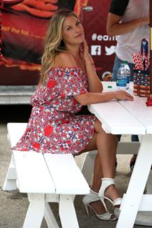Ali Larter feet photo thumbnail