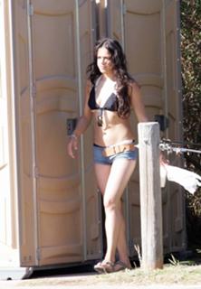 Michelle Rodriguez feet photo thumbnail