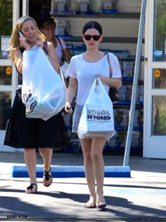 Rachel Bilson feet photo thumbnail