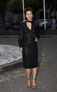 Maggie Gyllenhaal feet photo thumbnail