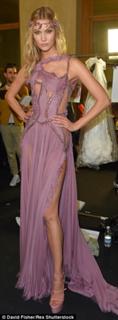 Karlie Kloss feet photo thumbnail