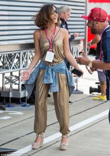 Myleene Klass feet photo thumbnail