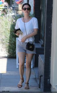Rachel Bilson feet photo thumbnail