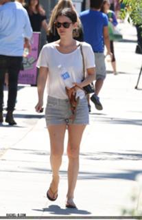 Rachel Bilson feet photo thumbnail