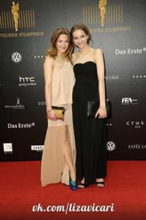 Lisa Vicari feet photo 5