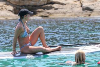 Elsa Pataky feet photo thumbnail