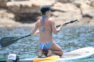 Elsa Pataky feet photo thumbnail