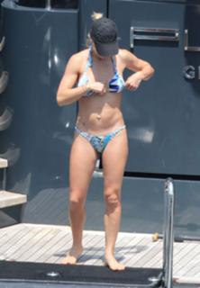 Elsa Pataky feet photo thumbnail