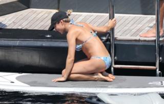 Elsa Pataky feet photo thumbnail