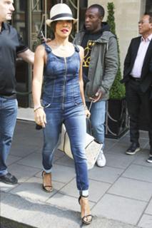 Jada Pinkett Smith feet photo thumbnail