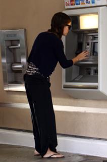 Rachel Bilson feet photo thumbnail