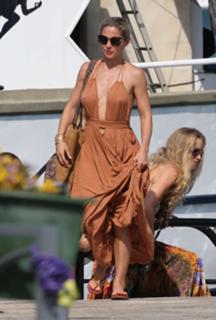 Elsa Pataky feet photo thumbnail