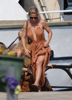 Elsa Pataky feet photo thumbnail