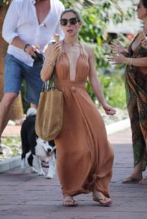 Elsa Pataky feet photo thumbnail