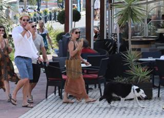 Elsa Pataky feet photo thumbnail