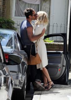 Sienna Miller feet photo thumbnail