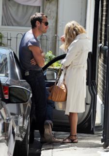 Sienna Miller feet photo thumbnail