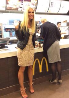 Sonya Kraus feet photo thumbnail