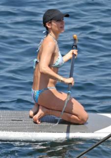 Elsa Pataky feet photo thumbnail