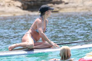 Elsa Pataky feet photo thumbnail