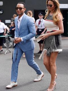 Chrissy Teigen feet photo thumbnail