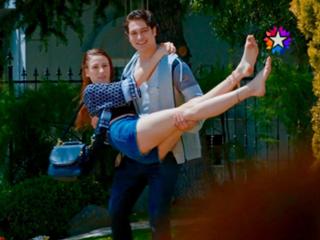 Serenay Sarikaya feet photo thumbnail