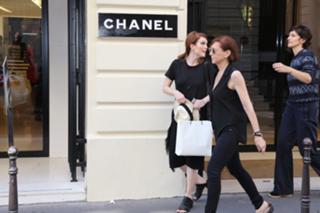 Julianne Moore feet photo thumbnail