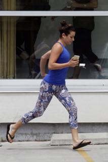 Lea Michele feet photo thumbnail