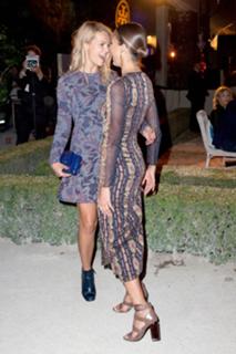 Jessica Alba feet photo thumbnail