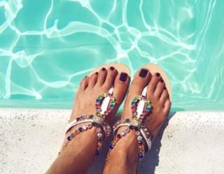 Valentina Vignali feet photo thumbnail