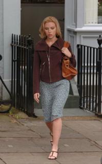 Scarlett Johansson feet photo thumbnail