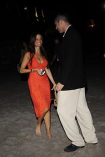 Sofía Vergara feet photo thumbnail