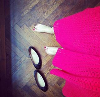 Emmy Rossum feet photo thumbnail