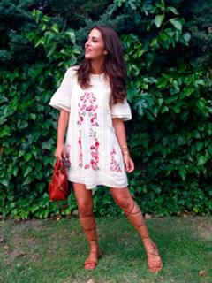 Paula Echevarría feet photo thumbnail