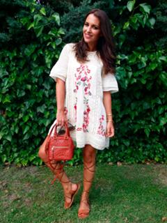 Paula Echevarría feet photo thumbnail